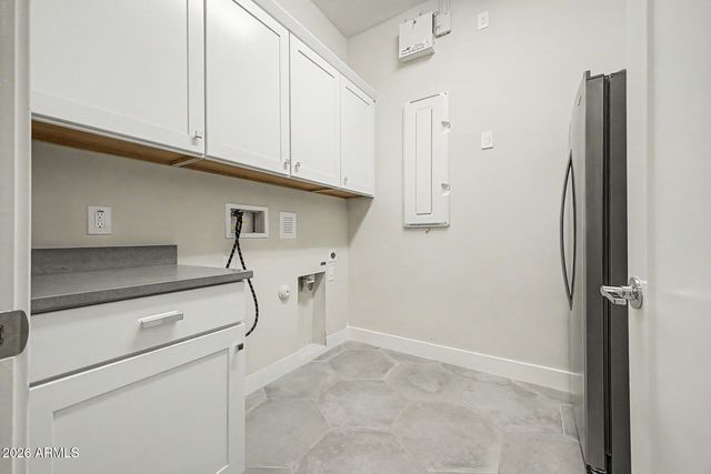 2847 E LOS GATOS Drive, Phoenix, AZ 85050