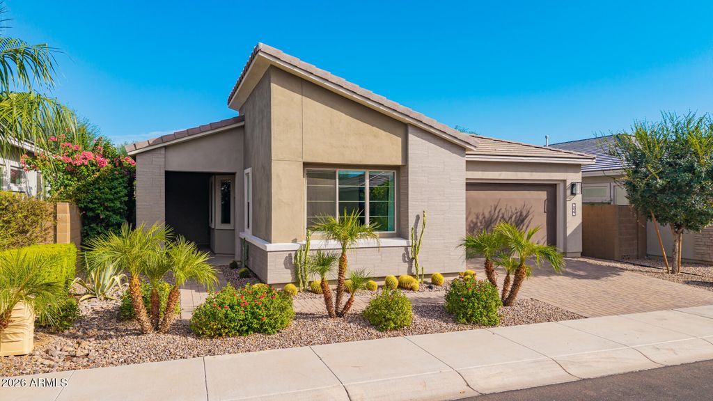 2847 E LOS GATOS Drive, Phoenix, AZ 85050 — exterior