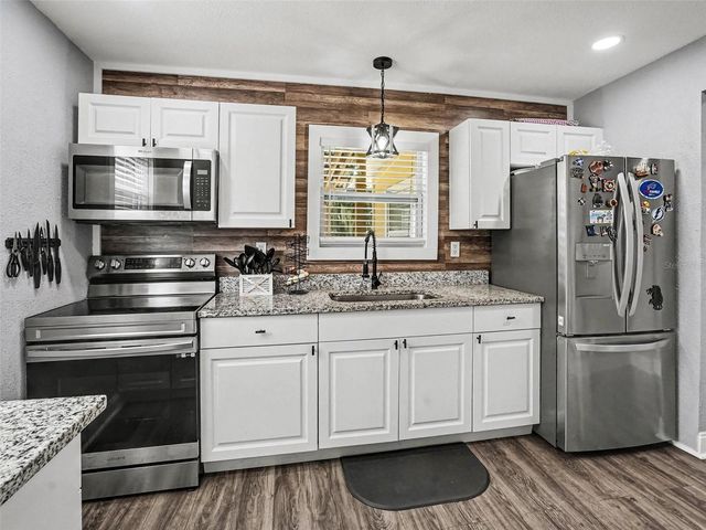 1000 DELAWARE AVENUE, St Cloud, FL 34769