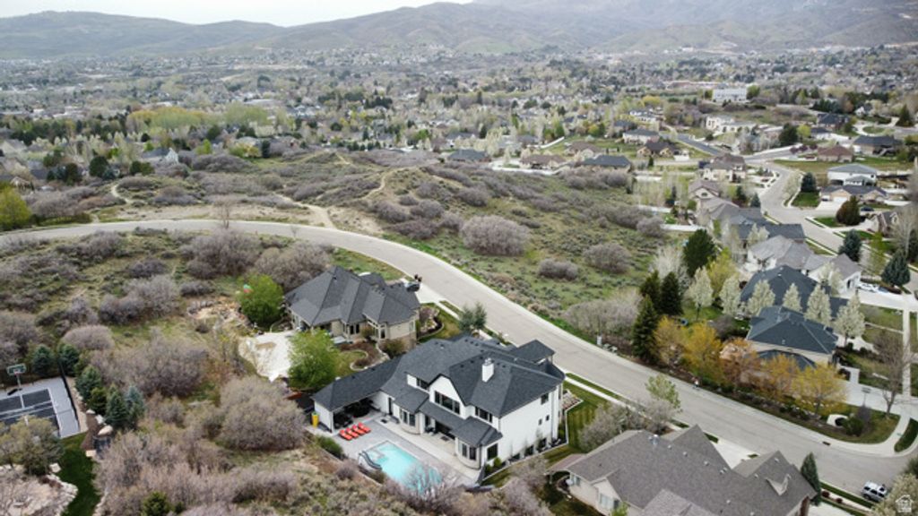 Image 25 of property listing at 614 E HIGH LN, Alpine, UT 84004