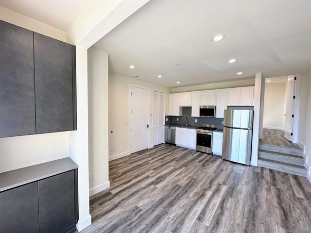 426 Sloane Ave 2, San Diego, CA 92103
