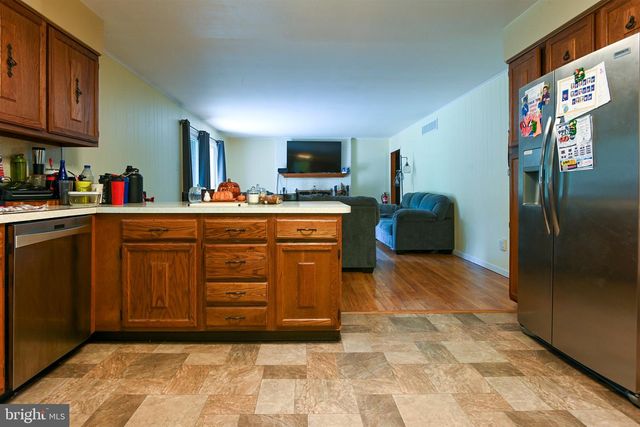 66 S SPRING RD, Vineland, NJ 08361