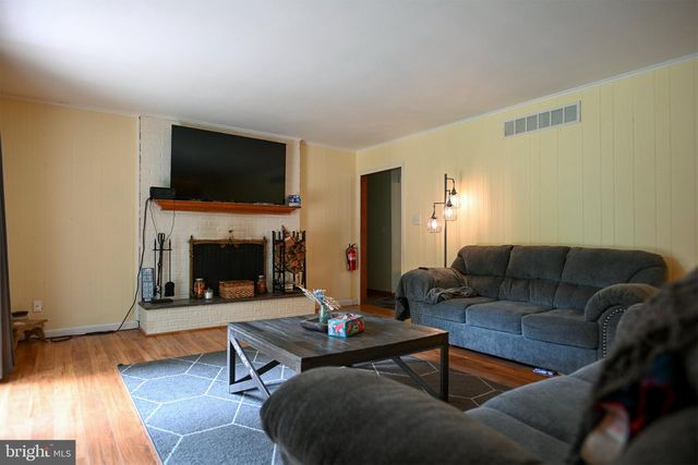 66 S SPRING RD, Vineland, NJ 08361