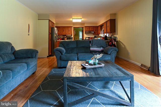66 S SPRING RD, Vineland, NJ 08361