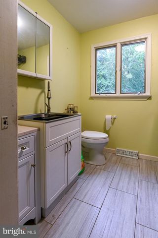 66 S SPRING RD, Vineland, NJ 08361