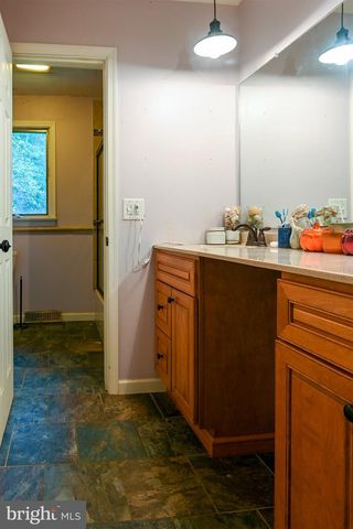 66 S SPRING RD, Vineland, NJ 08361