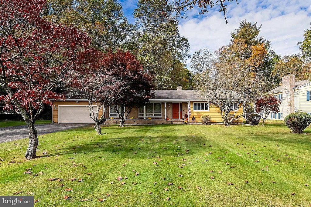 66 S SPRING RD, Vineland, NJ 08361