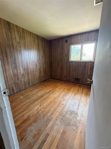 411 Mayflower Avenue, Brentwood, NY 11717