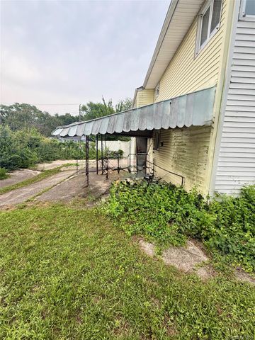 411 Mayflower Avenue, Brentwood, NY 11717