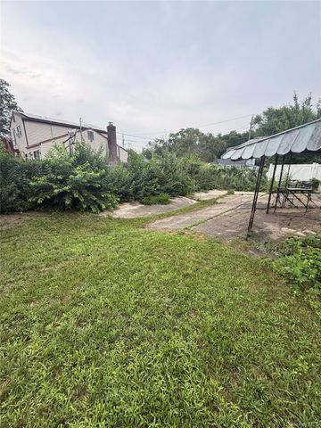 411 Mayflower Avenue, Brentwood, NY 11717