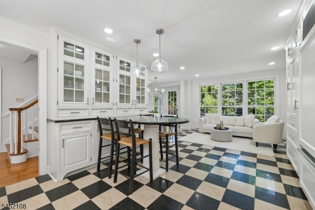 10 Delwick Ln, Millburn Twp., NJ 07078