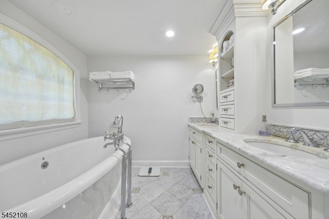 10 Delwick Ln, Millburn Twp., NJ 07078