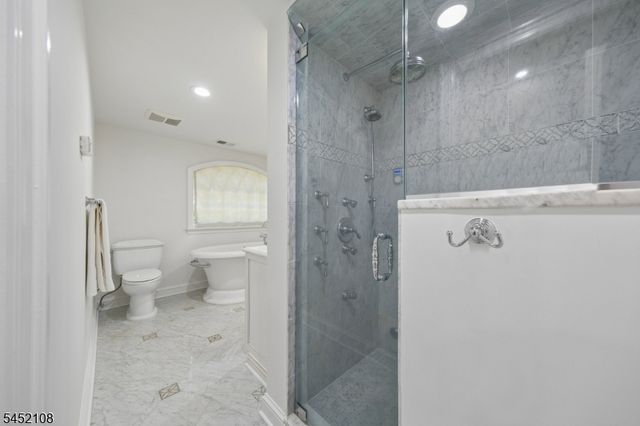 10 Delwick Ln, Millburn Twp., NJ 07078