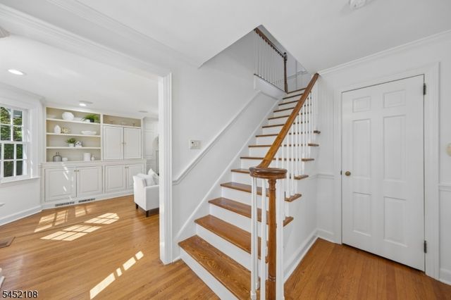 10 Delwick Ln, Millburn Twp., NJ 07078