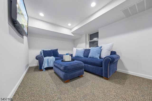 10 Delwick Ln, Millburn Twp., NJ 07078