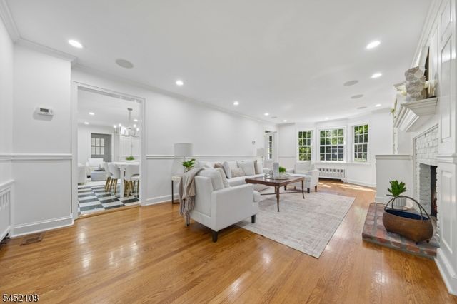 10 Delwick Ln, Millburn Twp., NJ 07078