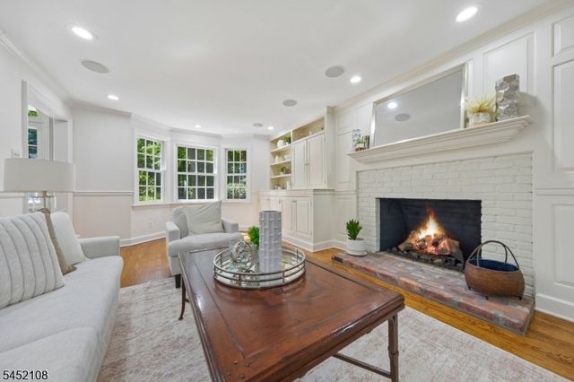 10 Delwick Ln, Millburn Twp., NJ 07078