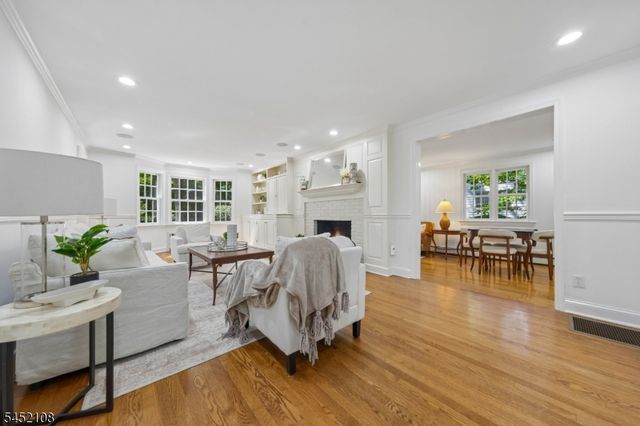 10 Delwick Ln, Millburn Twp., NJ 07078