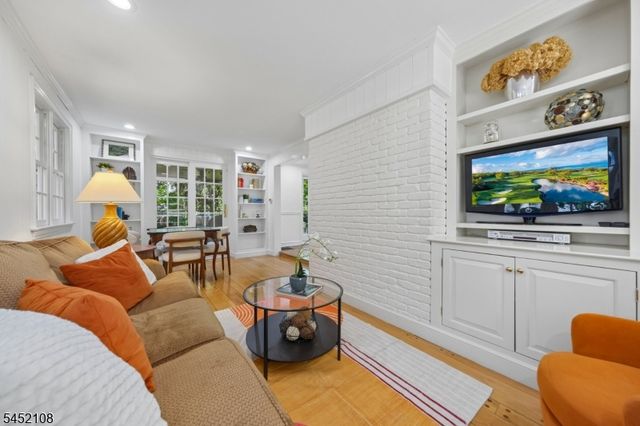 10 Delwick Ln, Millburn Twp., NJ 07078