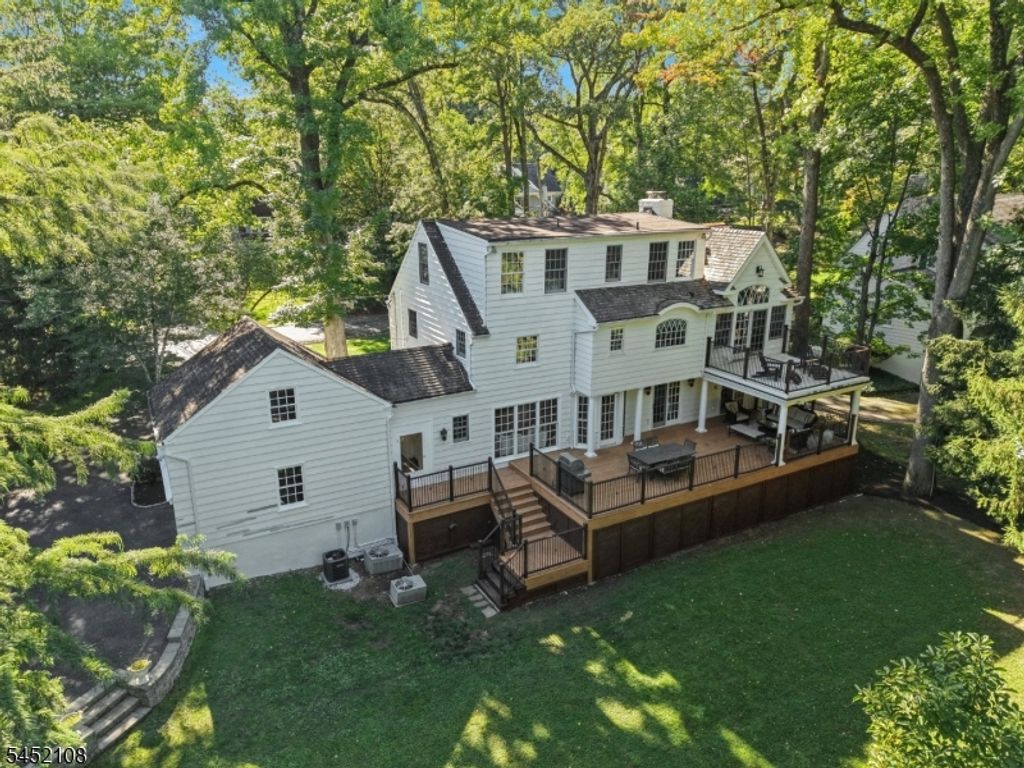 10 Delwick Ln, Millburn Twp., NJ 07078