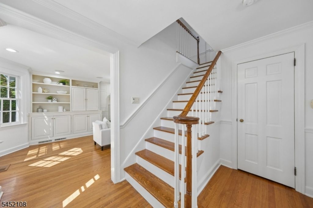 10 Delwick Ln, Millburn Twp., NJ 07078 — photo 4