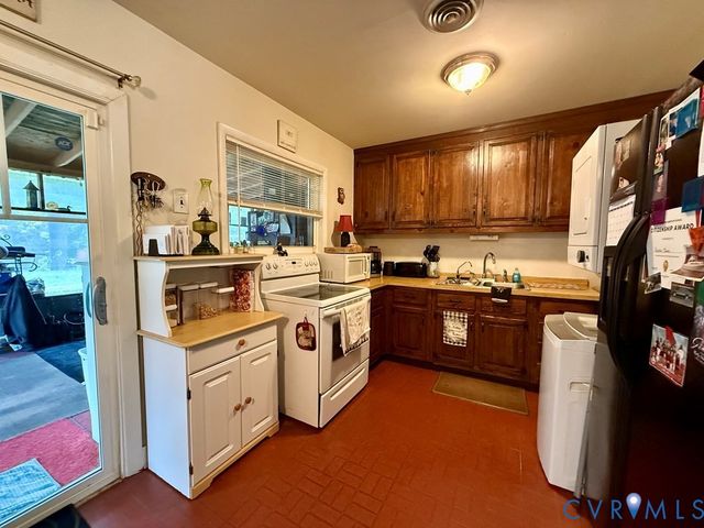 351 E Bay Drive, White Stone, VA 22578