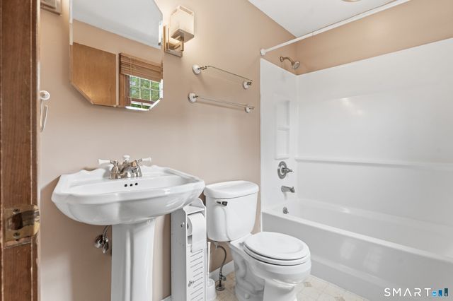 75 Grissom Road, Manchester, CT 06042