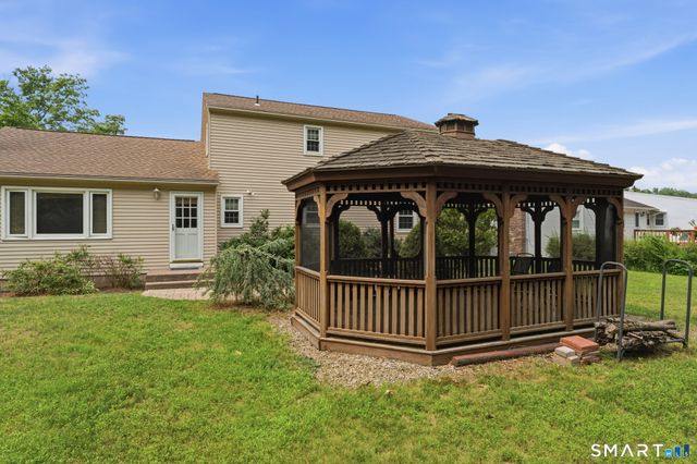 75 Grissom Road, Manchester, CT 06042