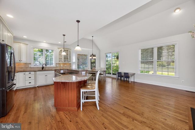 28 CHERRY FARM LN, West Chester, PA 19382