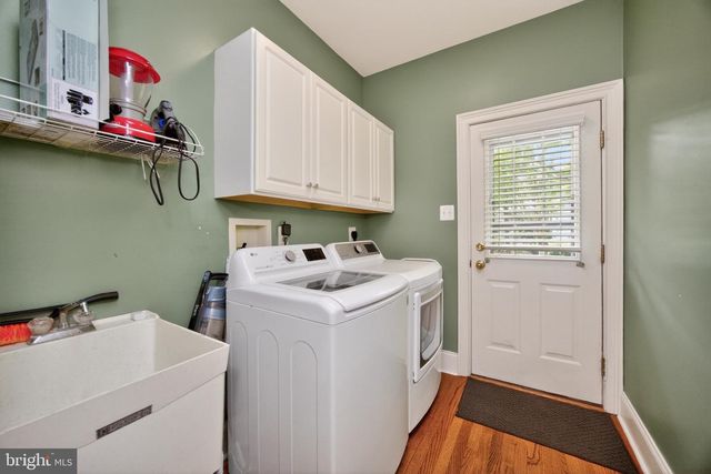 28 CHERRY FARM LN, West Chester, PA 19382