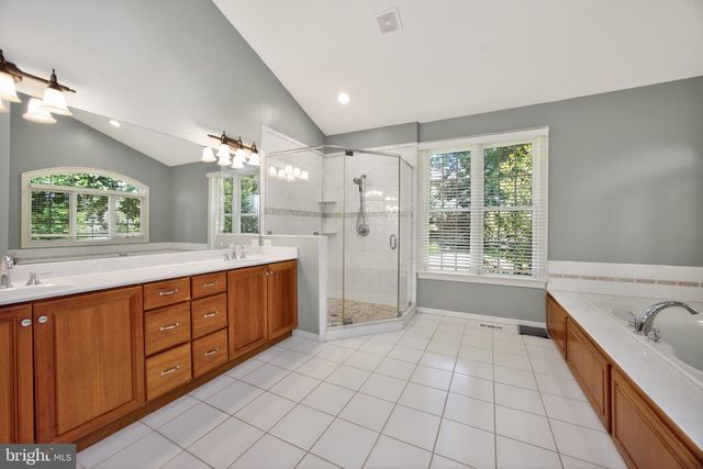 28 CHERRY FARM LN, West Chester, PA 19382