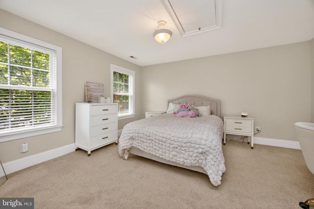 28 CHERRY FARM LN, West Chester, PA 19382
