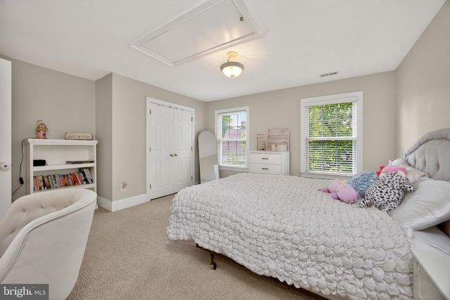 28 CHERRY FARM LN, West Chester, PA 19382