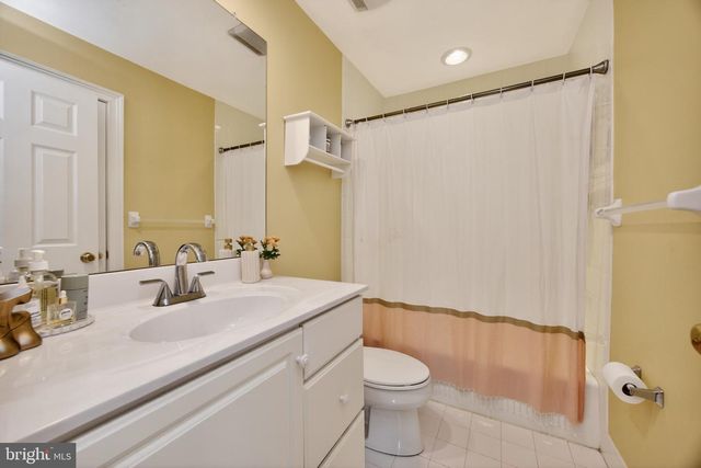 28 CHERRY FARM LN, West Chester, PA 19382