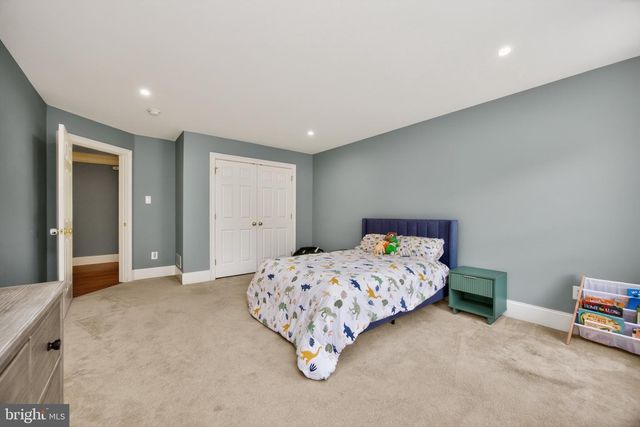 28 CHERRY FARM LN, West Chester, PA 19382