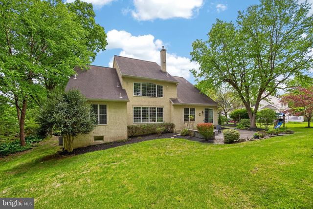 28 CHERRY FARM LN, West Chester, PA 19382