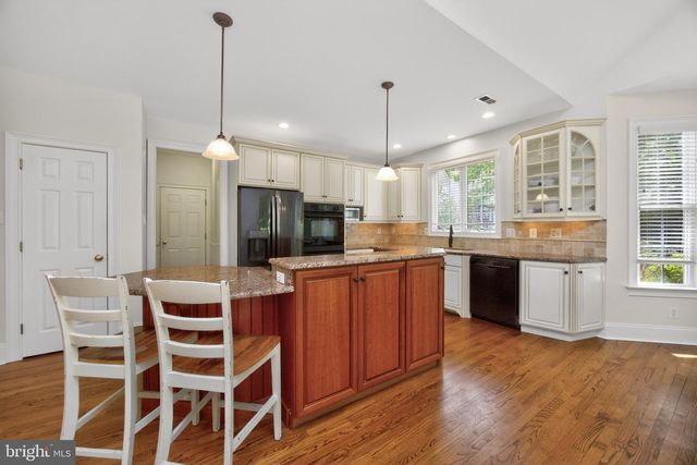 28 CHERRY FARM LN, West Chester, PA 19382