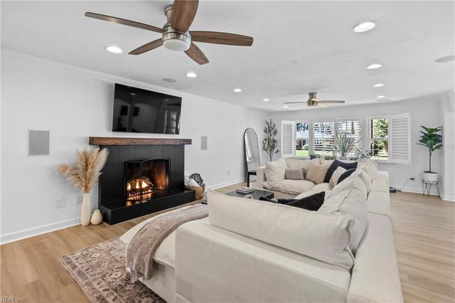 916 Baillio DR, Virginia Beach, VA 23454