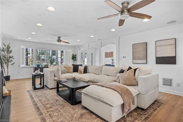 916 Baillio DR, Virginia Beach, VA 23454