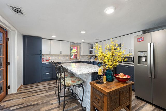 540 Dale Avenue, Hollister, MO 65672