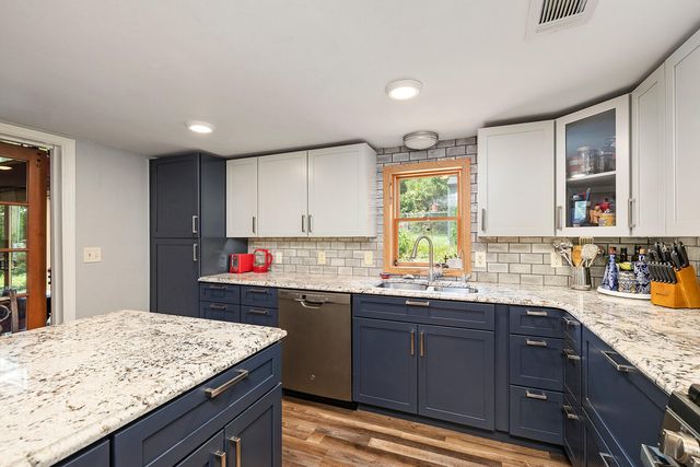 540 Dale Avenue, Hollister, MO 65672