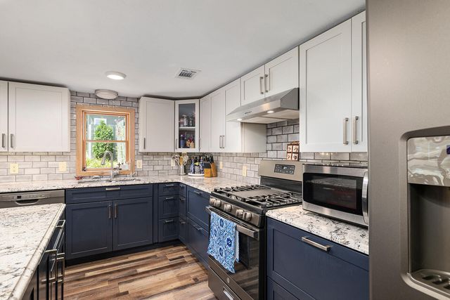 540 Dale Avenue, Hollister, MO 65672