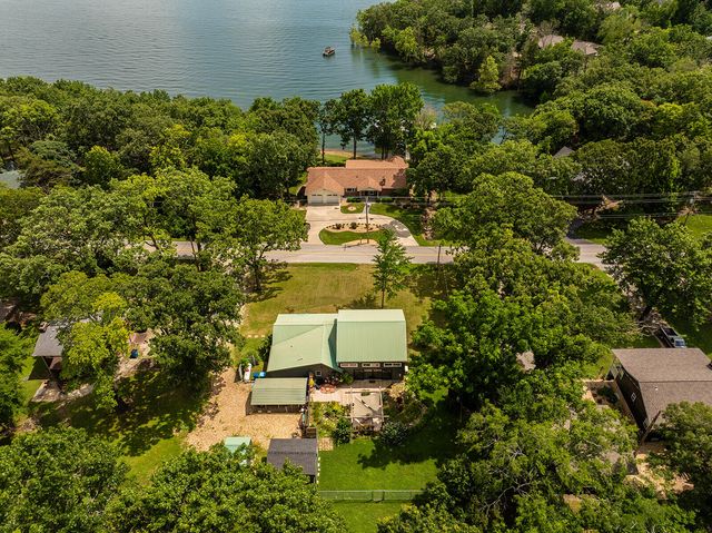 540 Dale Avenue, Hollister, MO 65672