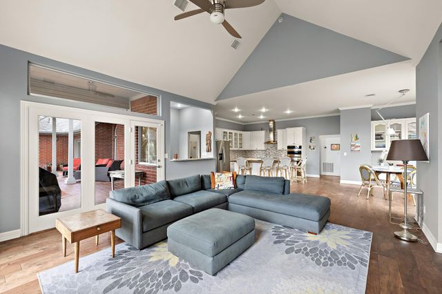 10003 Baxter LN, Austin, TX 78736