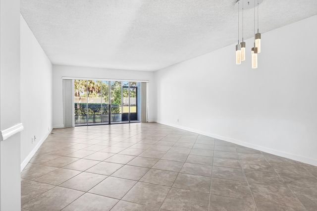 5021 Oak Hill Lane 115, Delray Beach, FL 33484