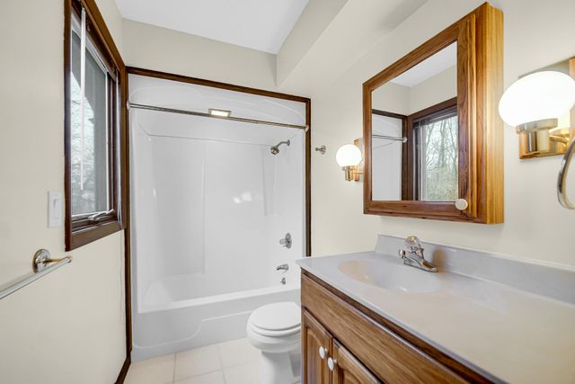 6955 Briergate Court, Demotte, IN 46310