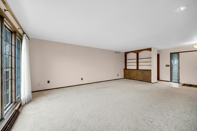 6955 Briergate Court, Demotte, IN 46310