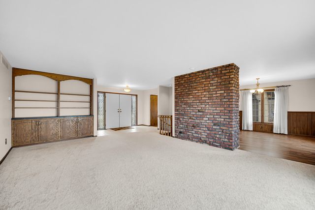 6955 Briergate Court, Demotte, IN 46310