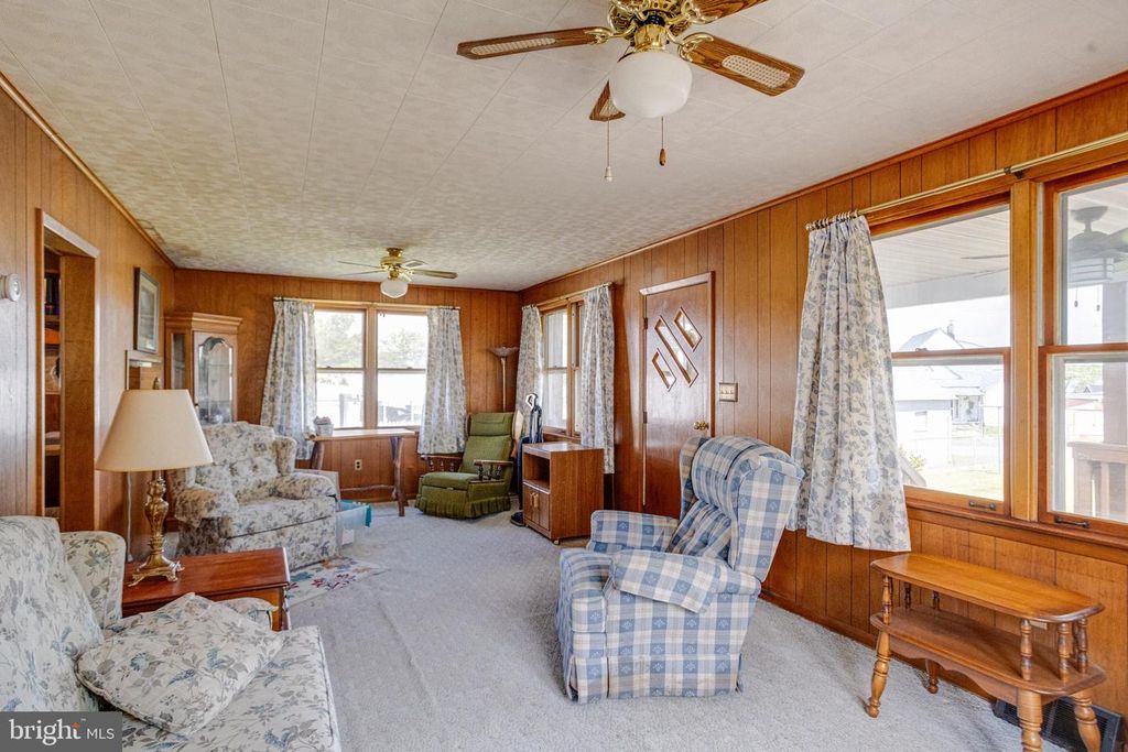 Image 16 of property listing at 802 WISE AVE, Baltimore, MD 21222