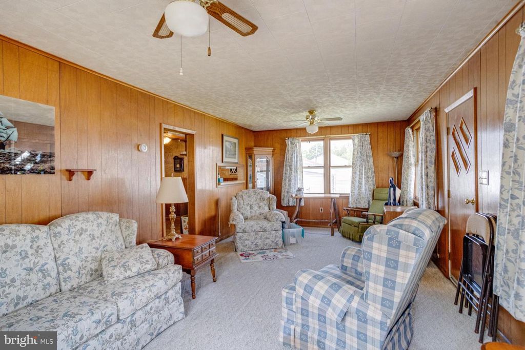 Image 17 of property listing at 802 WISE AVE, Baltimore, MD 21222